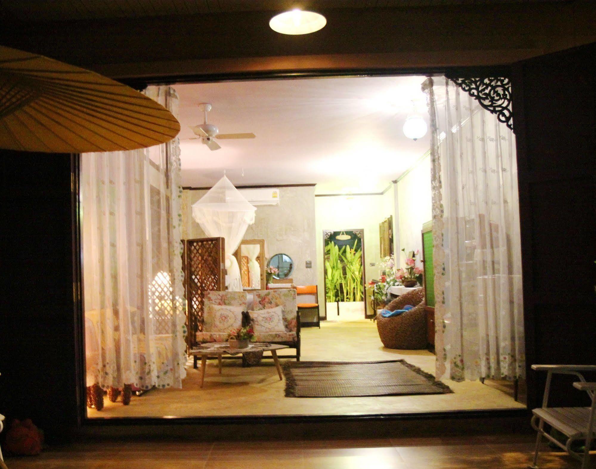 Bangluang House Hotell Bangkok Eksteriør bilde